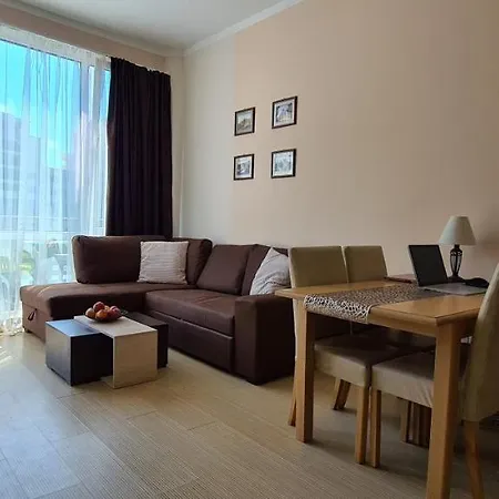 Menada Sunny Plaza Apartman *