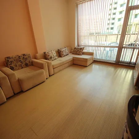 Menada Sunny Plaza *