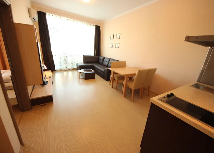 Menada Sunny Plaza * ساني بيتش