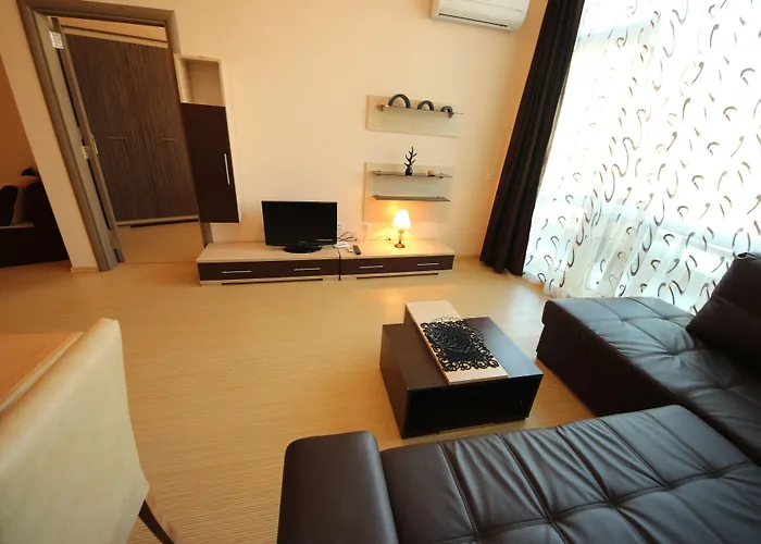 Menada Sunny Plaza ساني بيتش