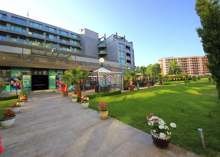 Menada Sunny Plaza *