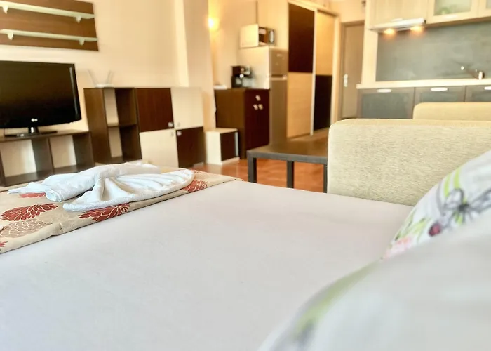 Menada Sunny Plaza شقة