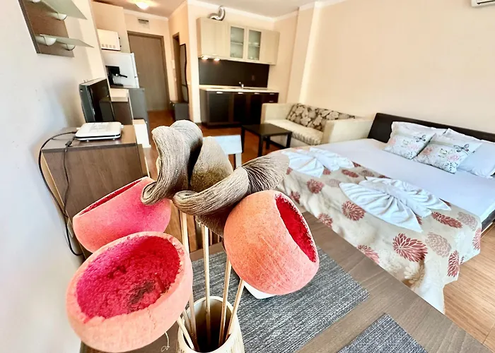 Menada Sunny Plaza شقة