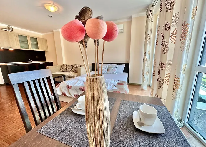 Menada Sunny Plaza ساني بيتش