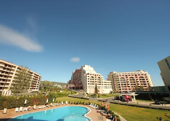 Menada Sunny Plaza ساني بيتش