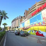 Menada Sunny Plaza *