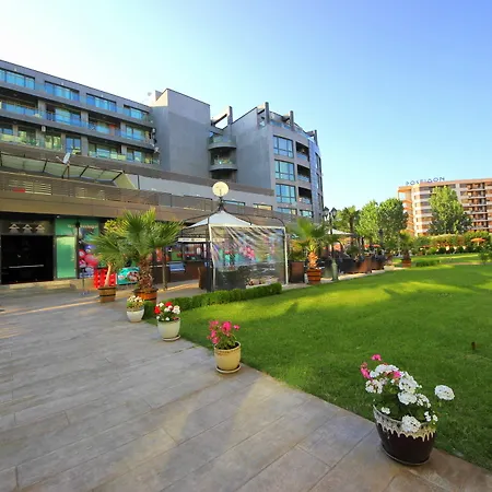 Menada Sunny Plaza Apartment *