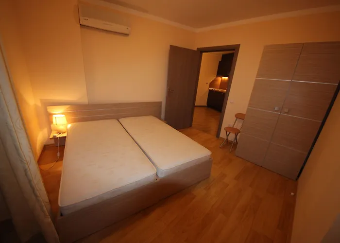 Menada Sunny Plaza Slăntjev Brjag