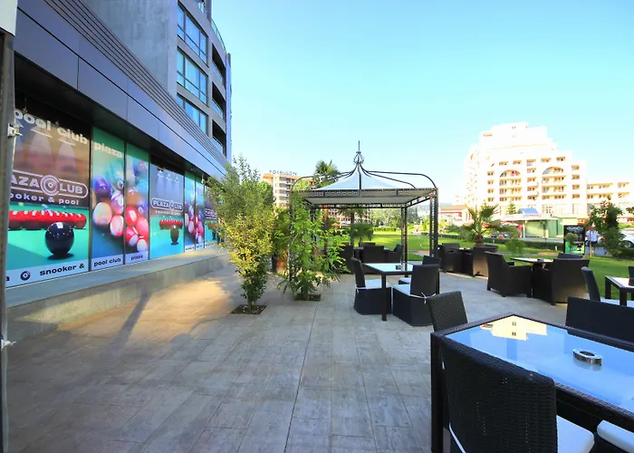 Menada Sunny Plaza *